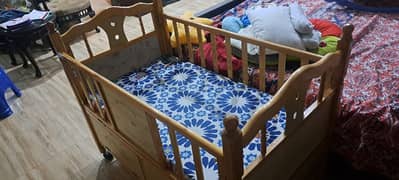 baby cot available for kid condition Good