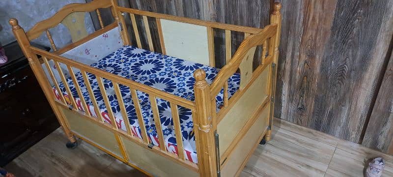 baby cot available for kid condition Good 6