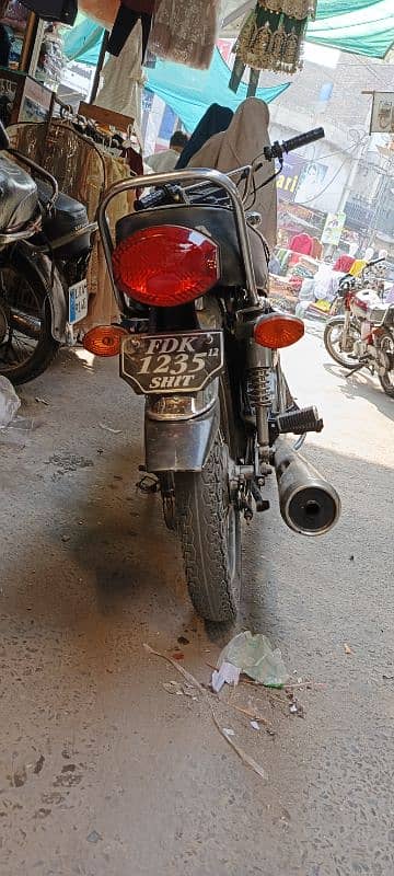 Honda 125 2009 modal number 2012 may lga hai bht achi chal rhi ha 2