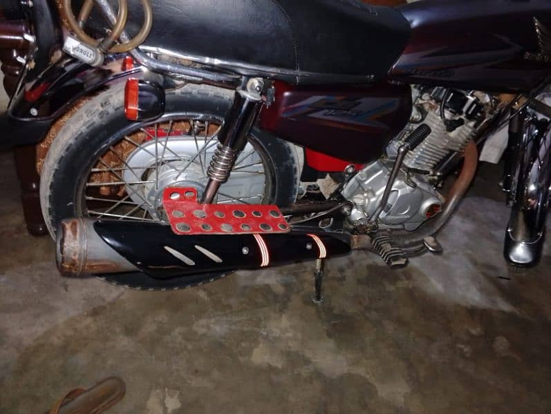 one hand used bike total original no open engine 2