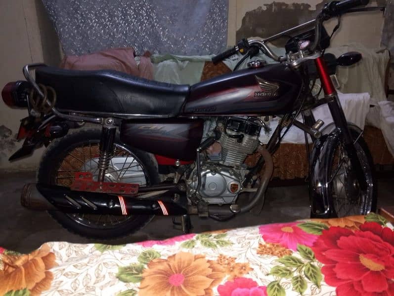 one hand used bike total original no open engine 4