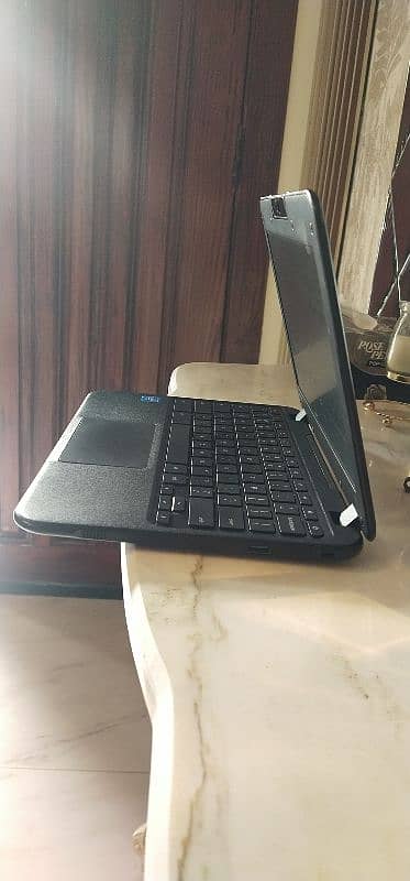 Good condition mini laptop  no any signal fault with original charger 0