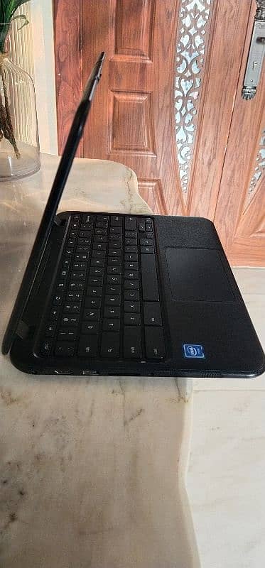 Good condition mini laptop  no any signal fault with original charger 1