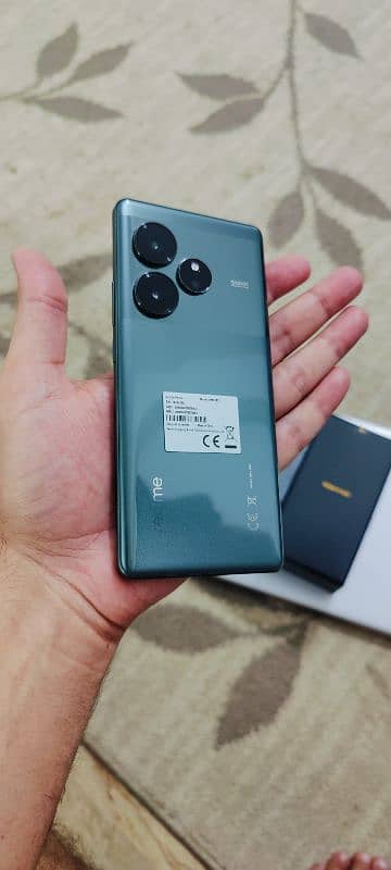 Realme GT 6  16/512 1