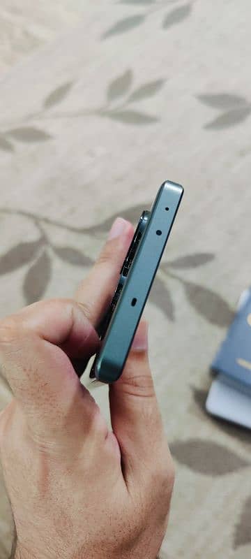 Realme GT 6  16/512 4