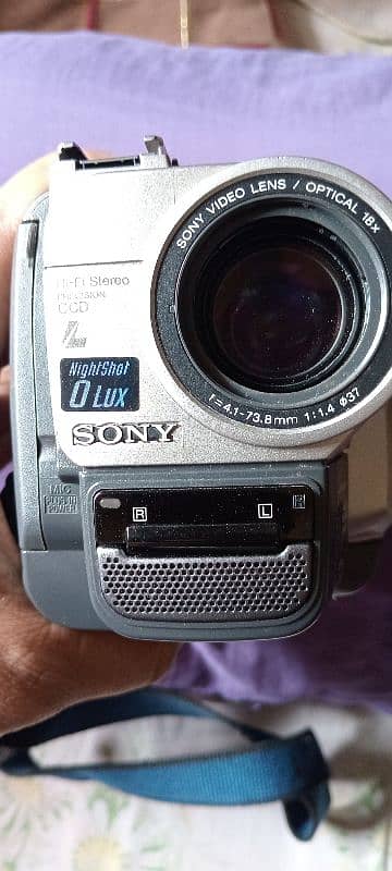 Sony handycam ccd trv85 3