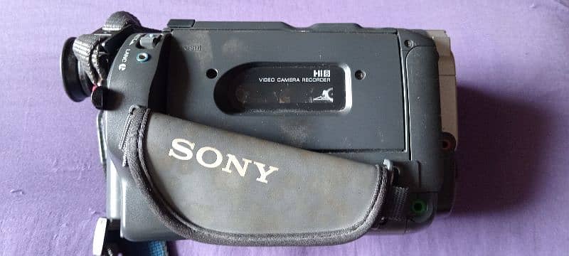 Sony handycam ccd trv85 4