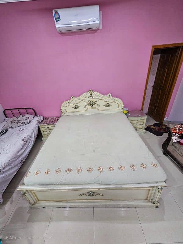 king sized bed, good quality wood 2