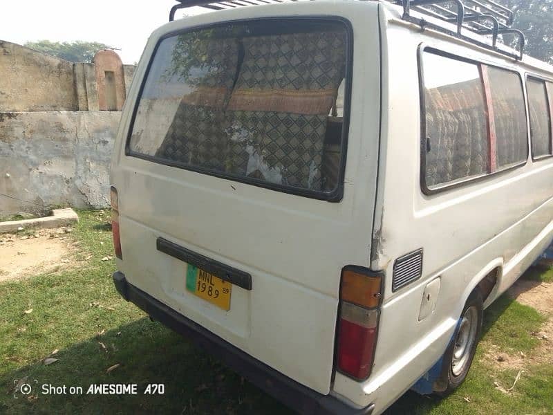 Toyota hiace 4