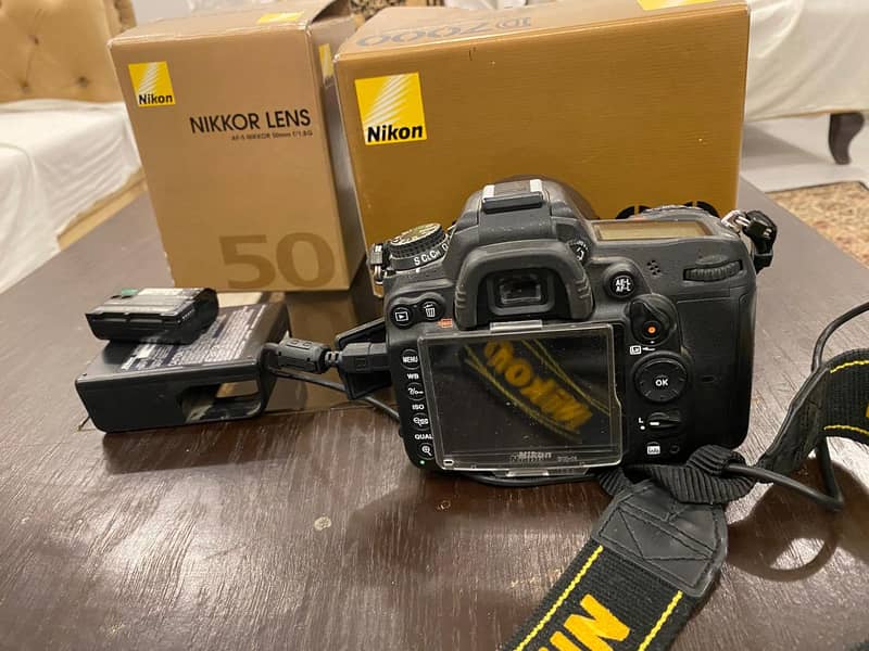 Nikon d7000 DSLR camera with nikkor 50mm f/1.8g Lenz Condition 10/10 0