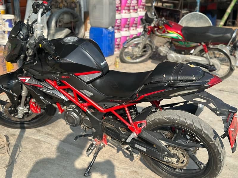 benelli tnt 150i 4