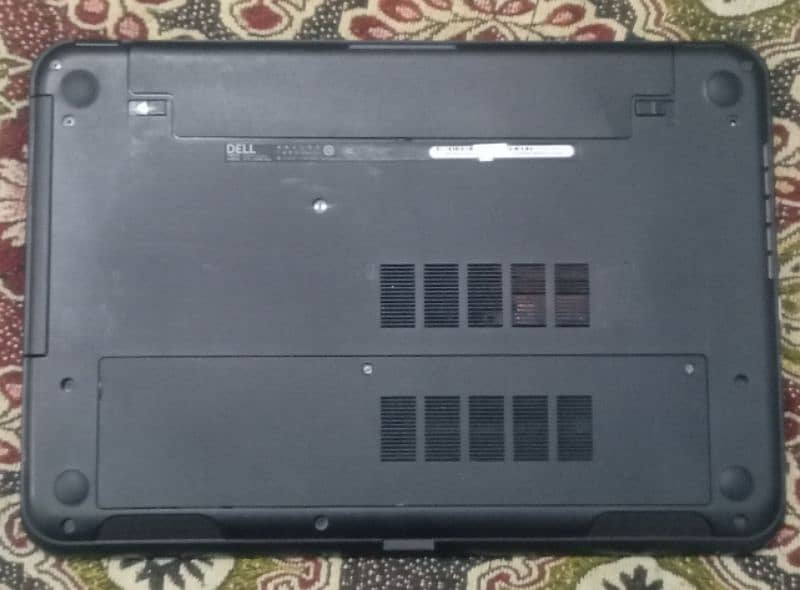 DELL LATITUDE 3540,Corei3(4th generation),Intel Integrated Graphics 2