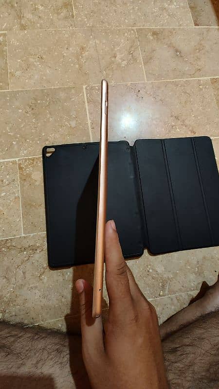 ipad 6th generation 32 gb with styllus joyroom pen ky sth 3