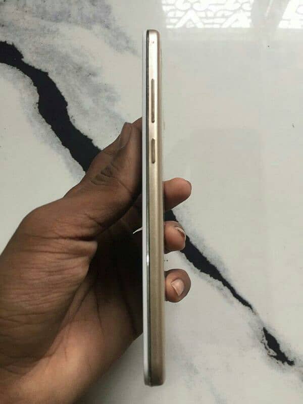 vivo mobile y61 all okay hai mobile use mein hai 4