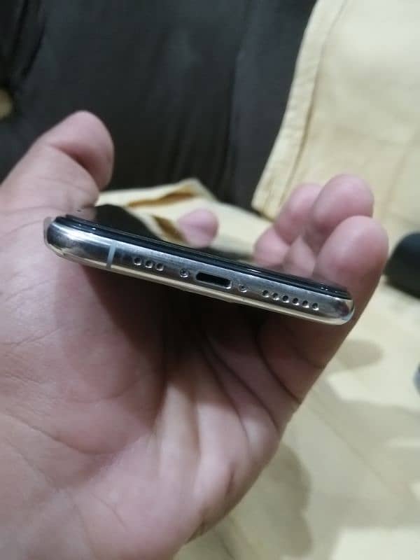 IPhone xs 64gb non pta urgent for sal lena wala jaldi call kara jaldi 3