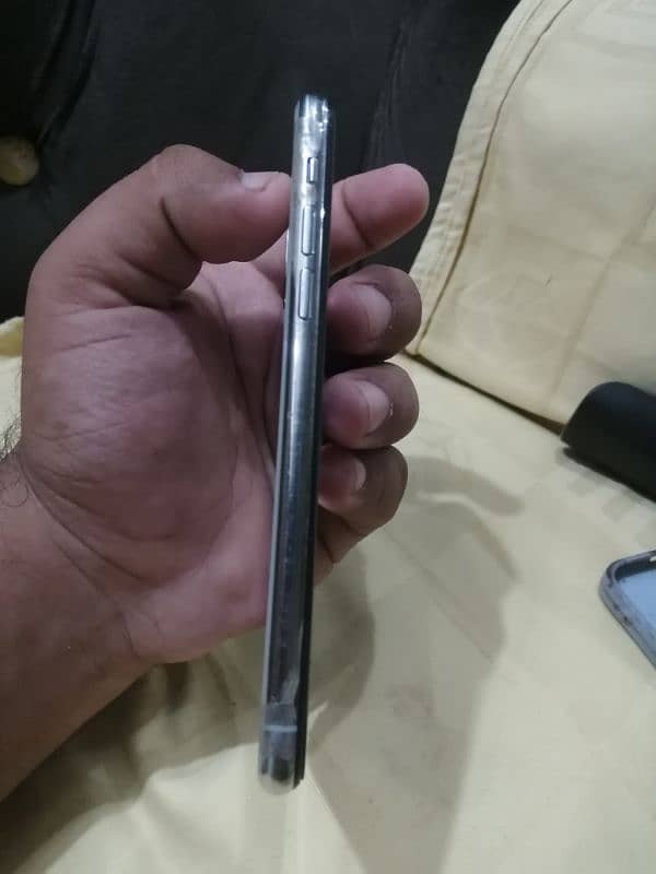 IPhone xs 64gb non pta urgent for sal lena wala jaldi call kara jaldi 5