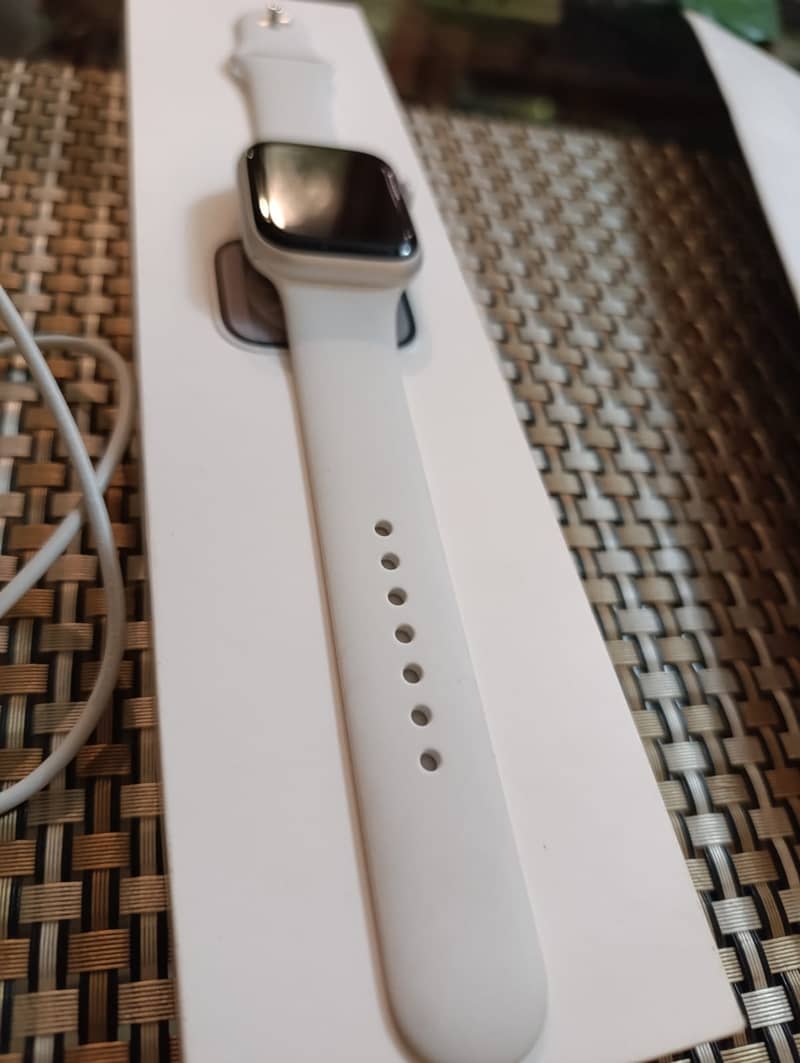 Apple Watch Series 8 45mm 4