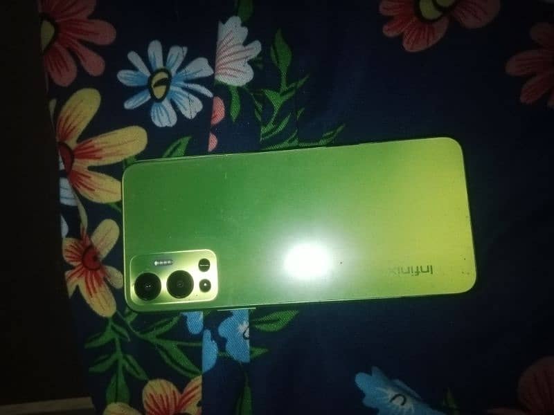 Infinix hot 12 6/128 3