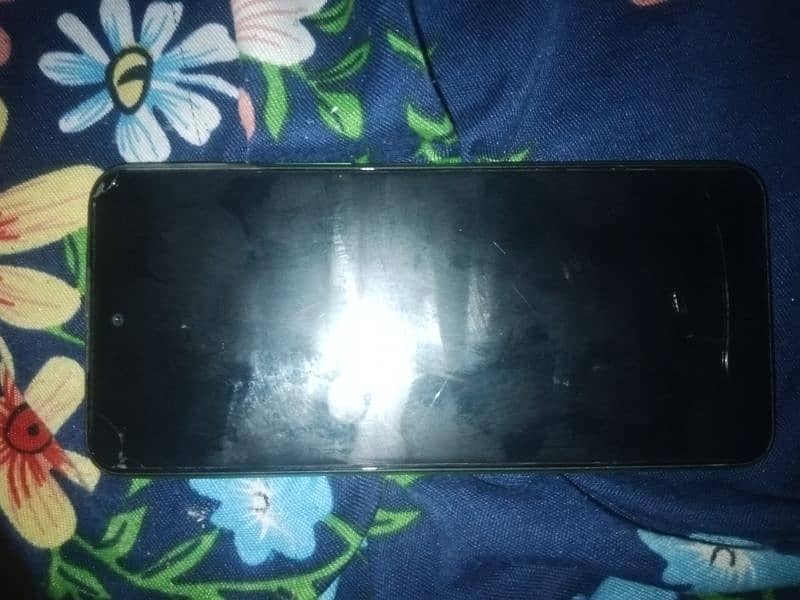 Infinix hot 12 6/128 4