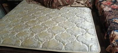 spring matress in good condition for sale