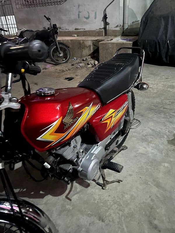 HONDA CG 125 KHI NUM 21 MODEL 1ST OWNER 1