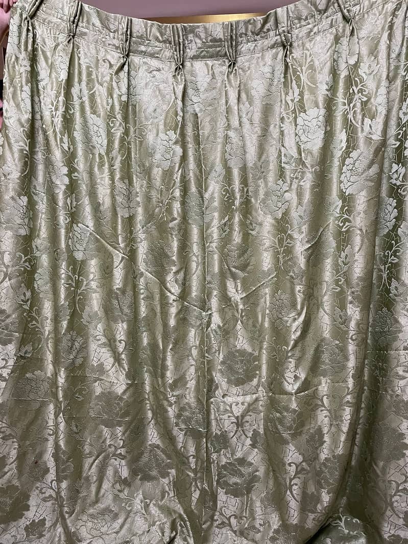 2 piece curtains in new condition 3