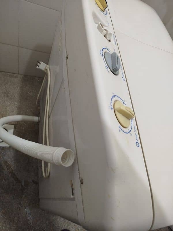 Dawlance Washing Machine Twin Tub for sale 4