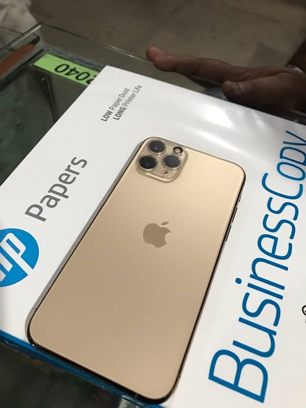 I phone 11 pro gold colour 80k 2