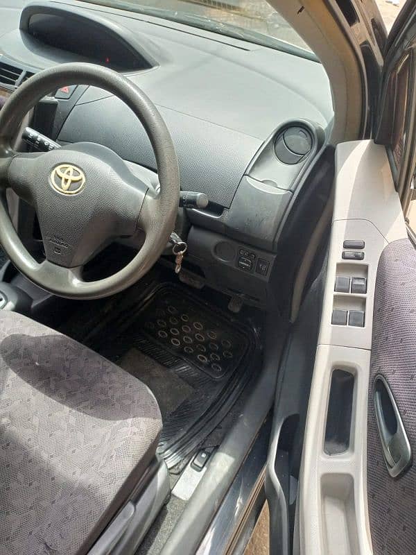 Toyota Vitz 2012 3