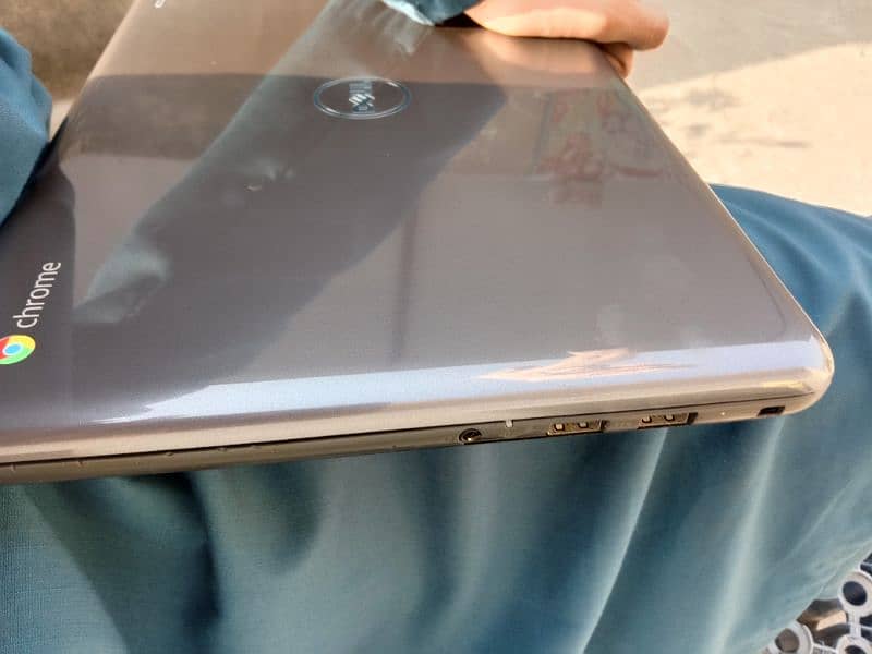 Dell chrome elite pro book. Intel i3 new laotop 7