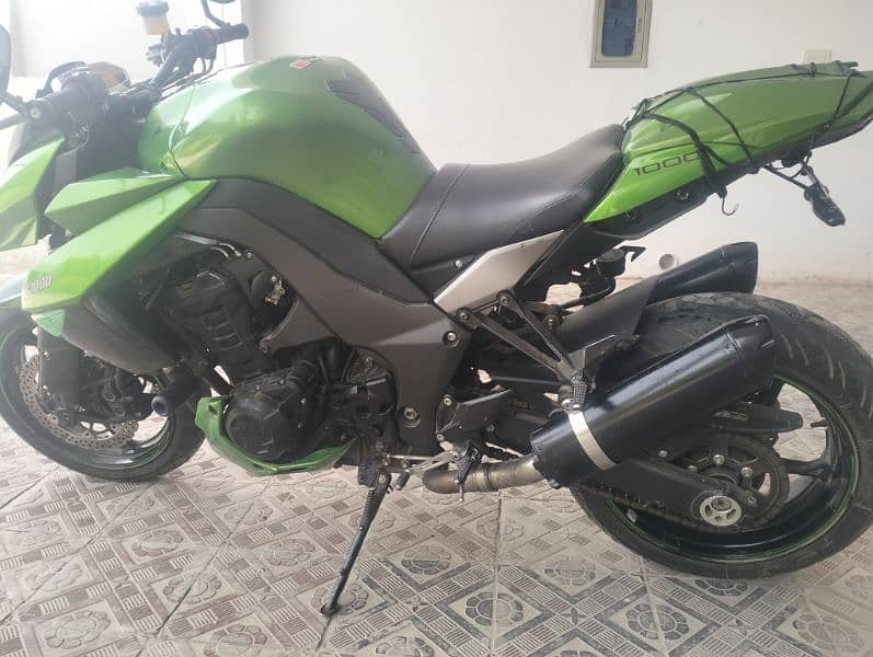 Kawasaki z 1000 heavy bike 0