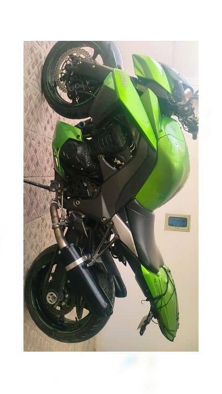 Kawasaki z 1000 heavy bike 5