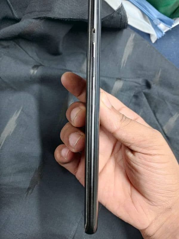 one plus 8//12+12. Ram 256///5G dual sim approve 6