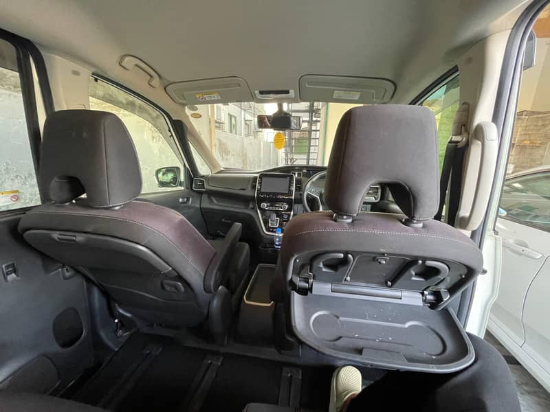 Nissan Serena e-POWER Highway Star 2019 6