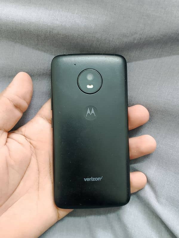 Motorola E4 3