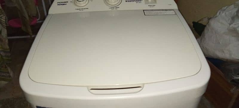 UN used washing machine 8