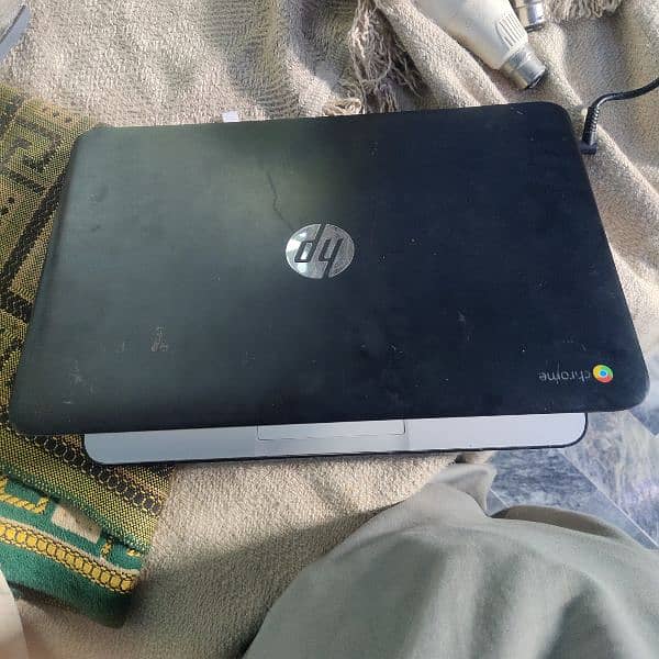 HP Chromebook h screen thori weak h or 4 botton nhi h 1