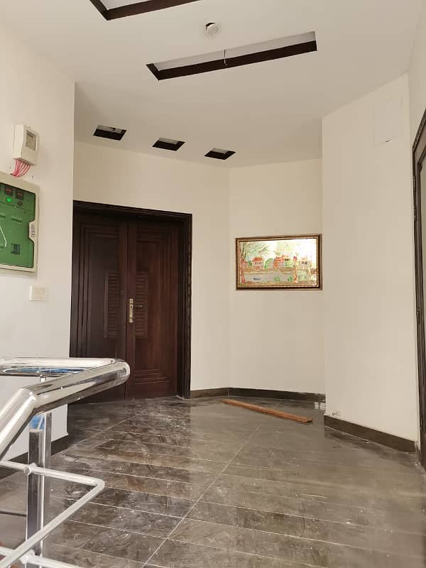 10 Marla House For Rent In Bahria Town Lahore. 11