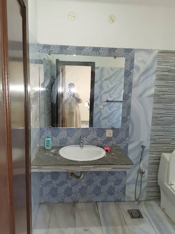 10 Marla House For Rent In Bahria Town Lahore. 14