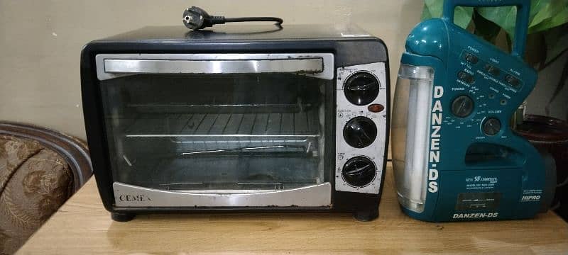 Cemex Toaster Oven and Philips Rechargeable Lantern 10