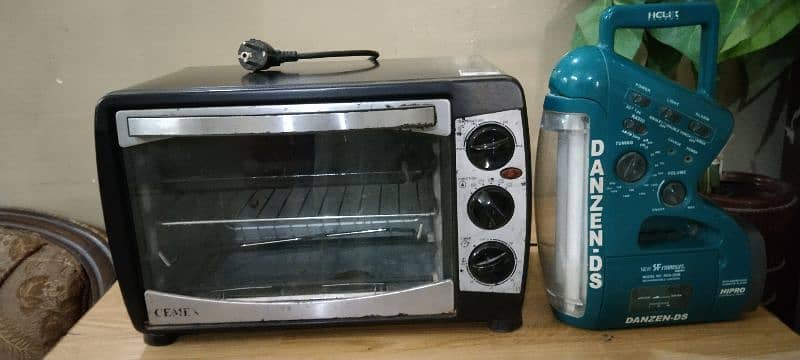 Cemex Toaster Oven and Philips Rechargeable Lantern 11