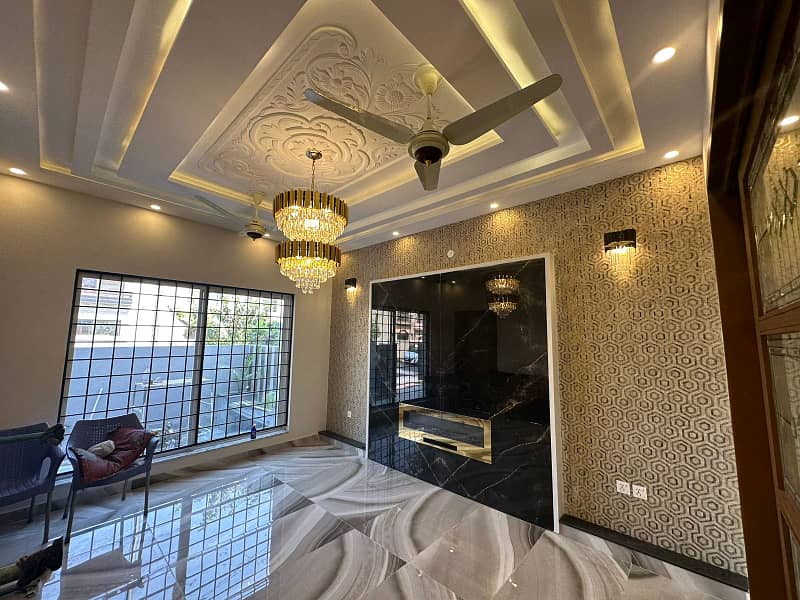 10 Marla Brand New House for Sale in Gulbahar Block, Bahria Town Lahore 12