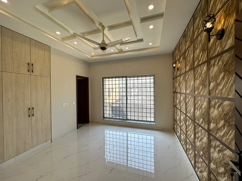 10 Marla Brand New House for Sale in Gulbahar Block, Bahria Town Lahore 26