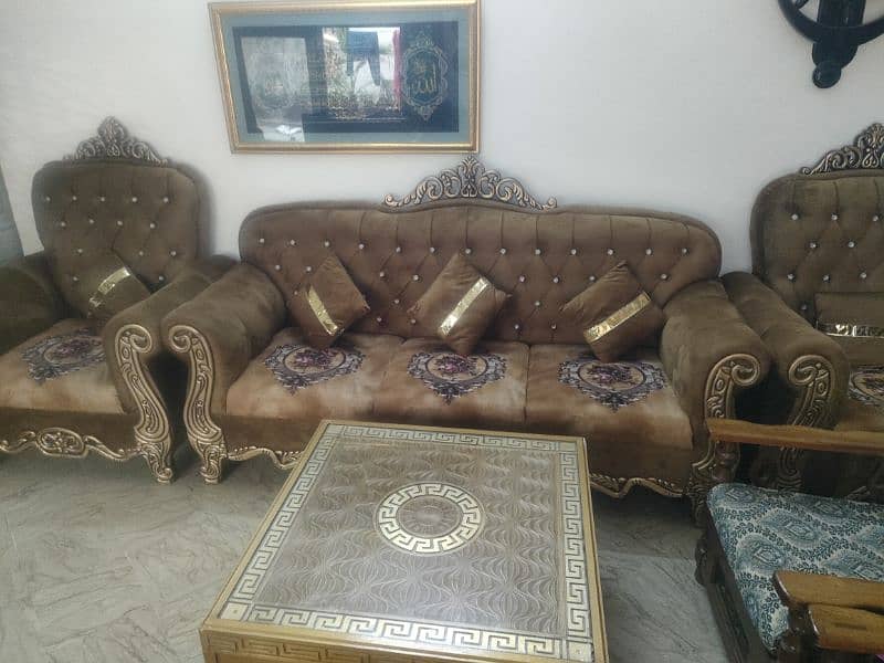 sofa set plus table 0