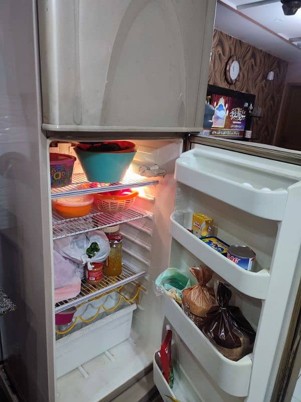 dawlance fridge 1