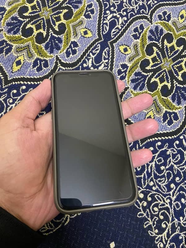 Iphone 11 Pro (Sim working) (Urgent Sale) NEED CASH 1