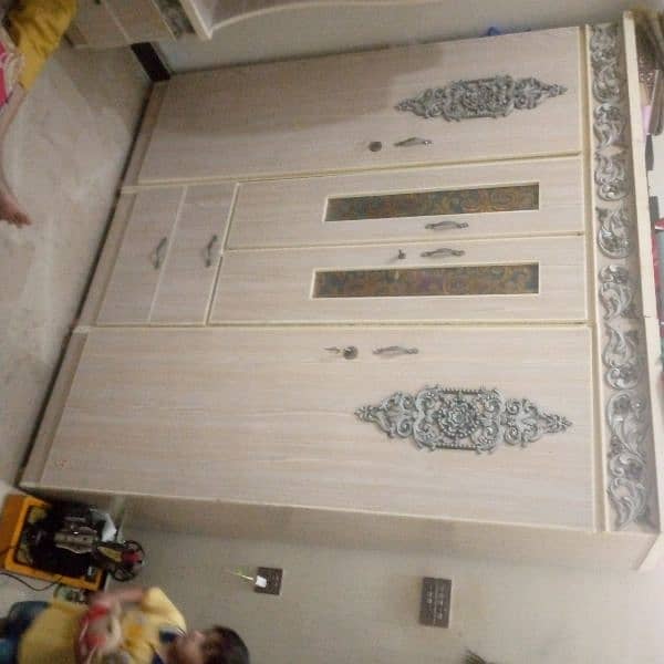 bed room set sell urgent 2