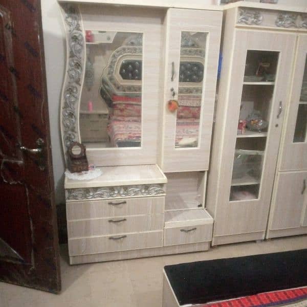 bed room set sell urgent 4