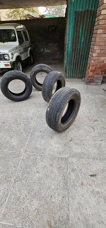 4 tyre  michllen fortuner 265/65 R 17  used for sale in good condition 2