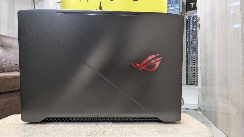 Asus ROG Strix - Gaming Laptop House 0